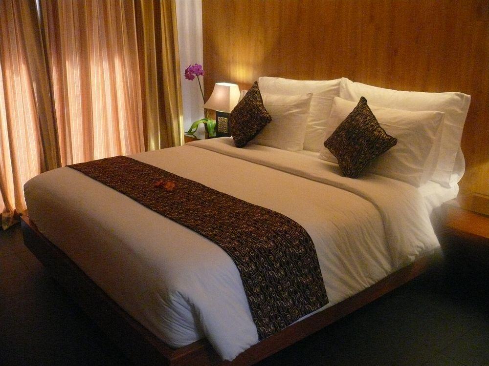 Ping Hotel Семіньяк Екстер'єр фото