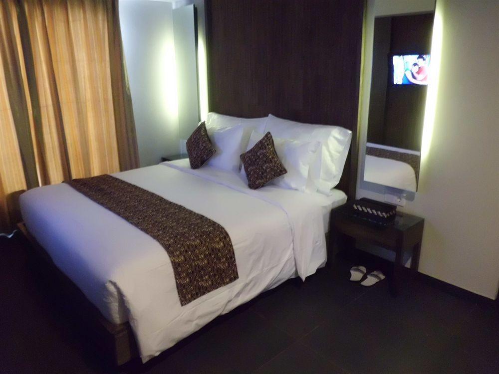 Ping Hotel Семіньяк Екстер'єр фото