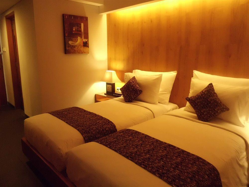 Ping Hotel Семіньяк Екстер'єр фото
