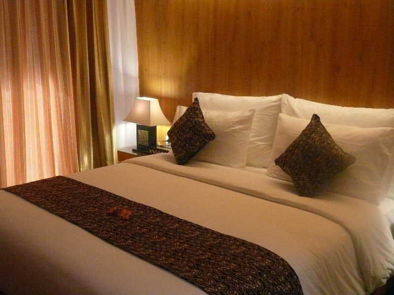 Ping Hotel Семіньяк Екстер'єр фото